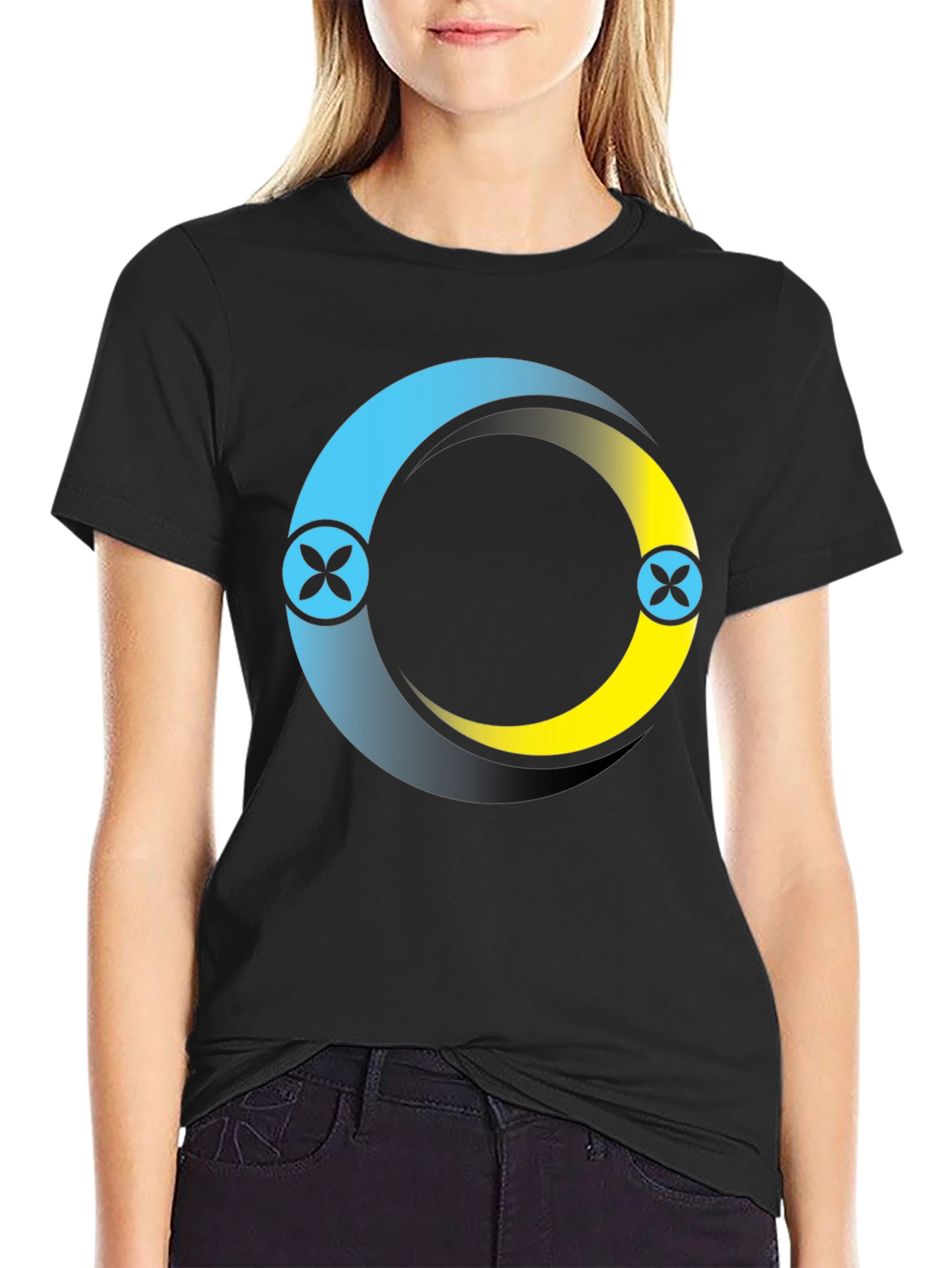 Circle Logo Black T-Shirt: Modern Casual Style