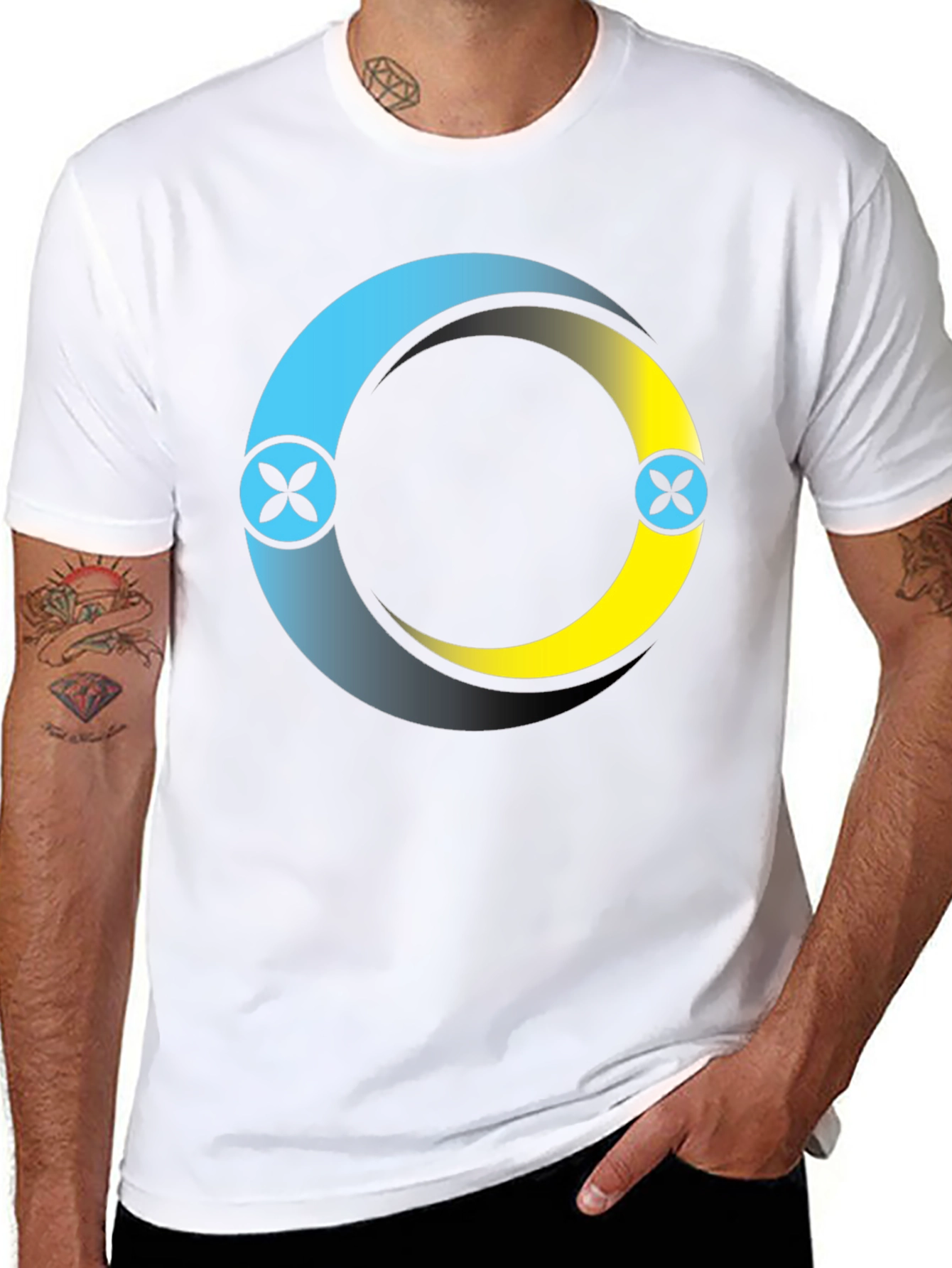 Circle Logo Black T-Shirt: Modern Casual Style