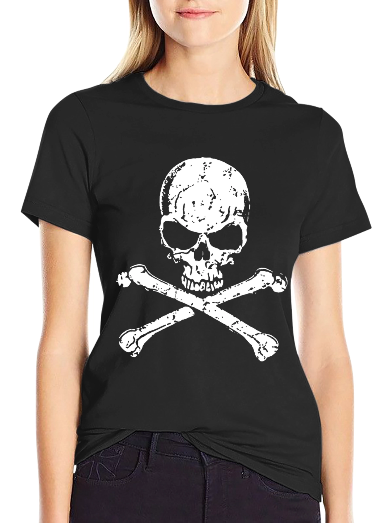 Skull & Crossbones Graphic Tee - Classic Pirate Design