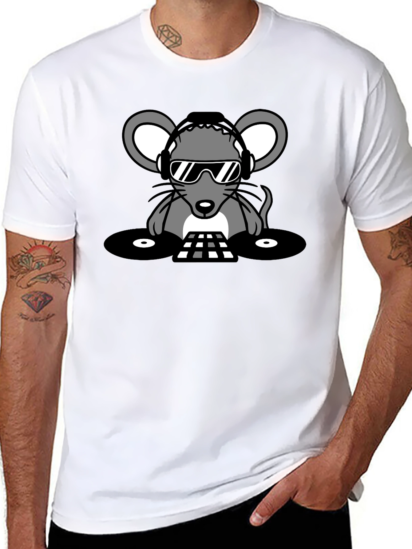 DJ Mouse Graphic Tee - Cool Party Vibes!